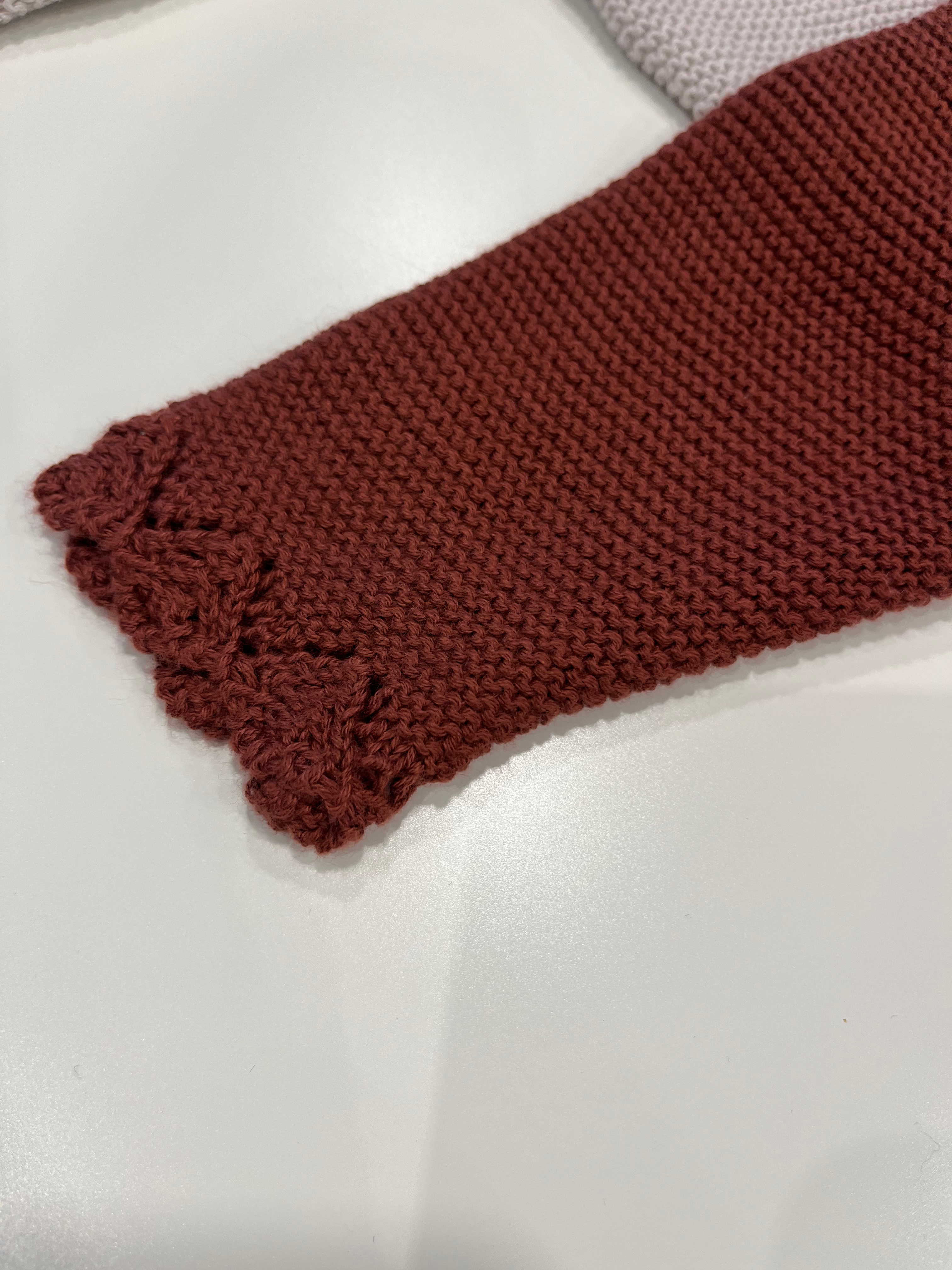 Cardigan in filato bordò