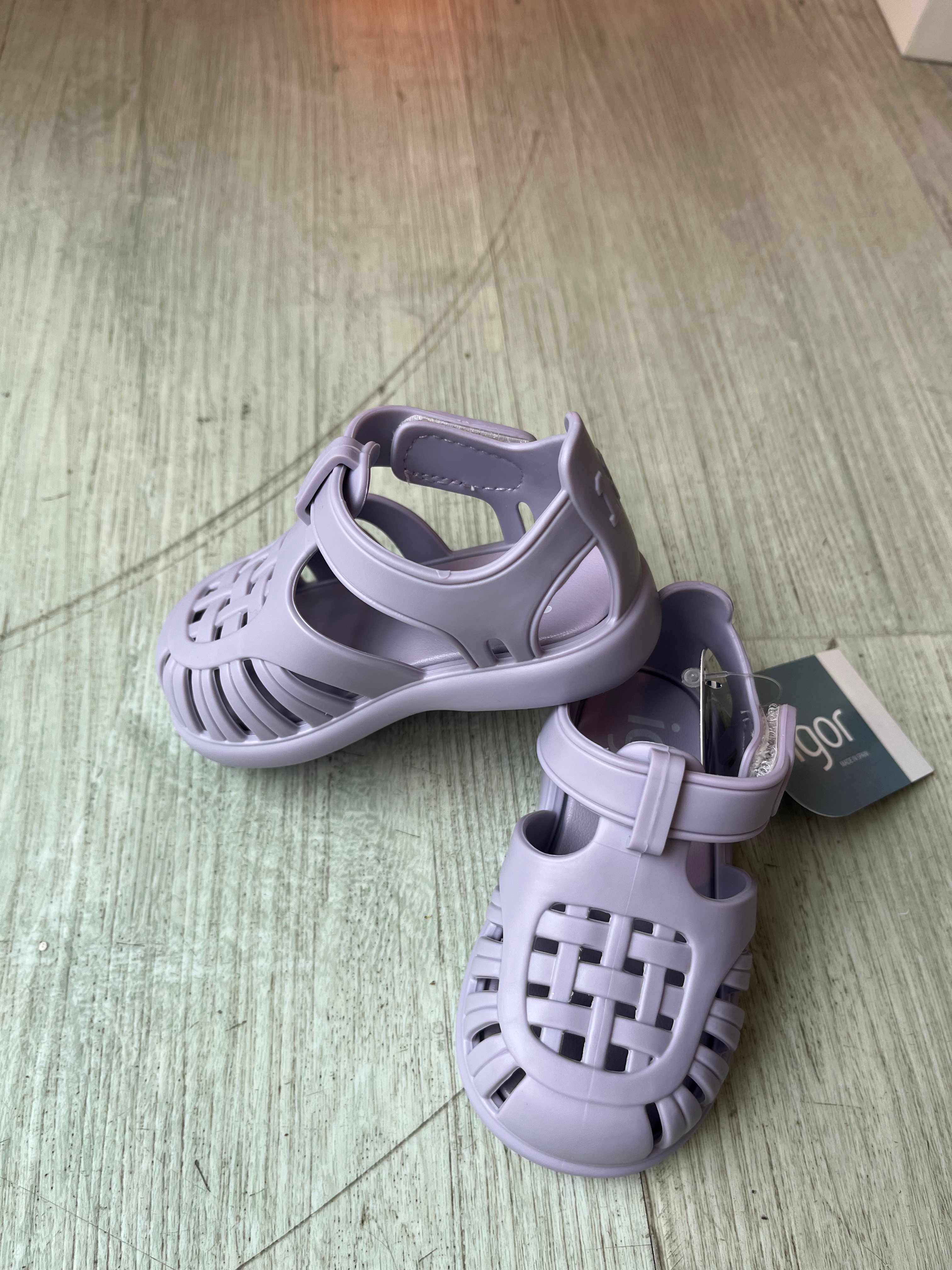Sandalo tobby solid malva
