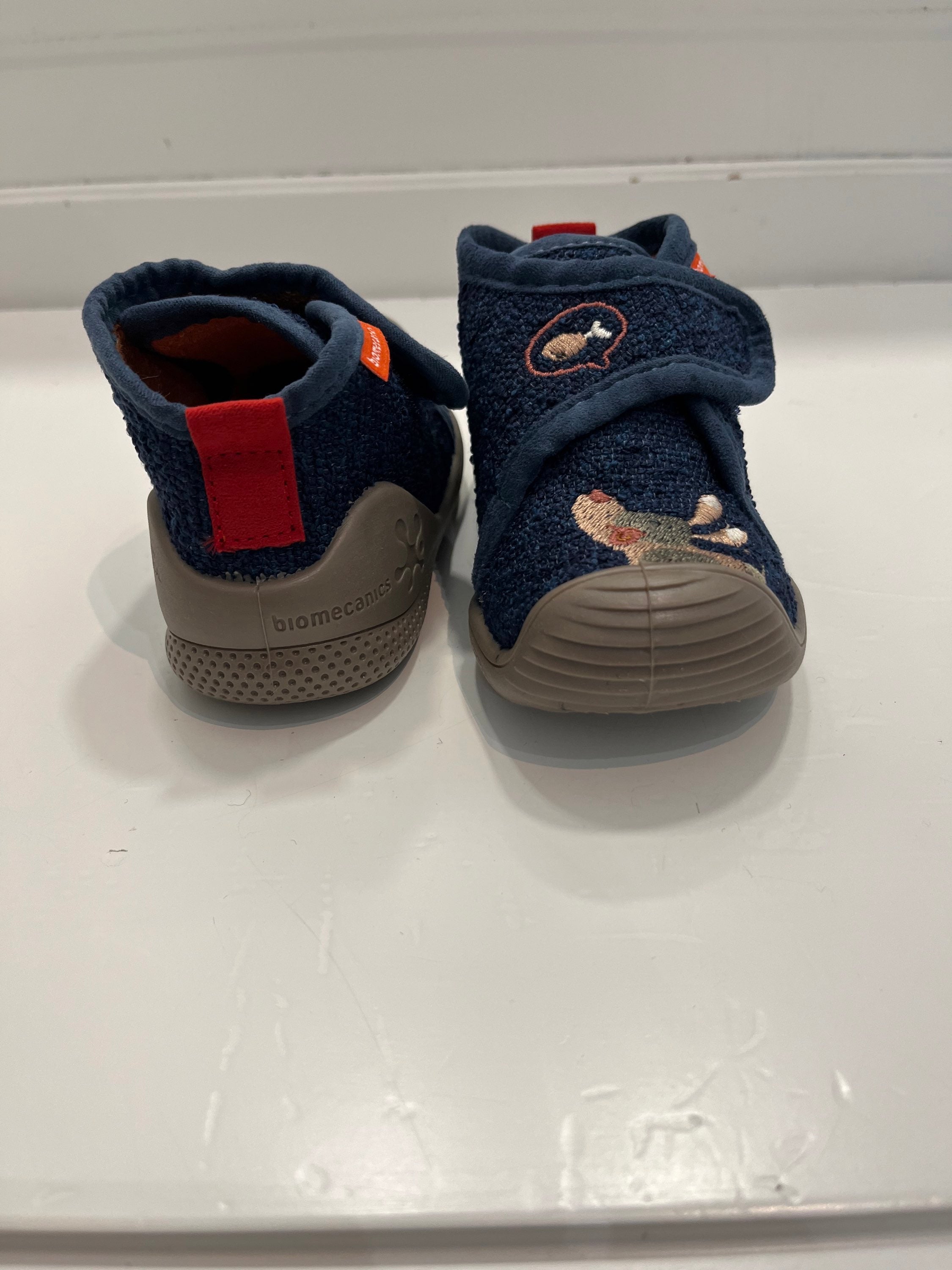 Pantofole blu biomecanics