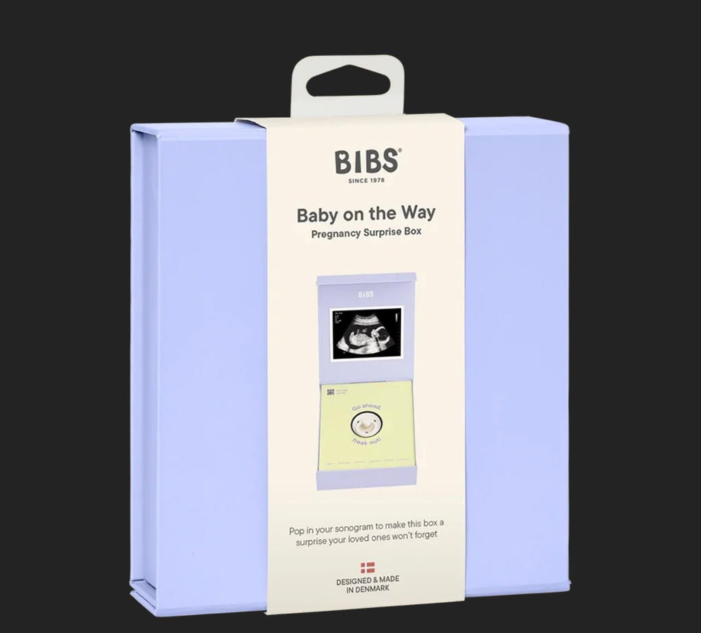 scatola "sta arrivando un bebe'" bibs