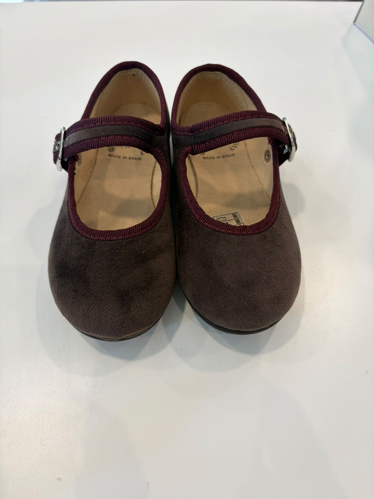 ballerina cioccolato con finiture bordeaux vulladi con laccetto regolabile
